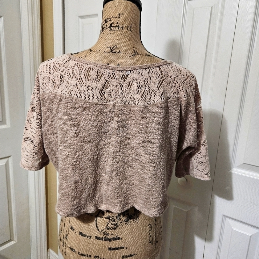 dELiA*s Tan Lace Cropped Top Size L - Picture 5 of 11